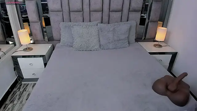 EMMAHILL1 online show from October 15, 7:11 pm