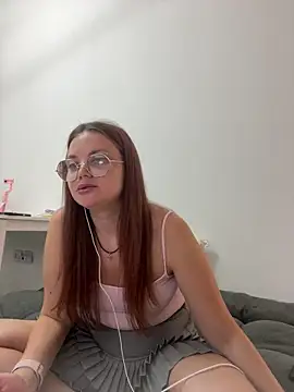 lovebellagrey online show from May 4, 3:37 pm
