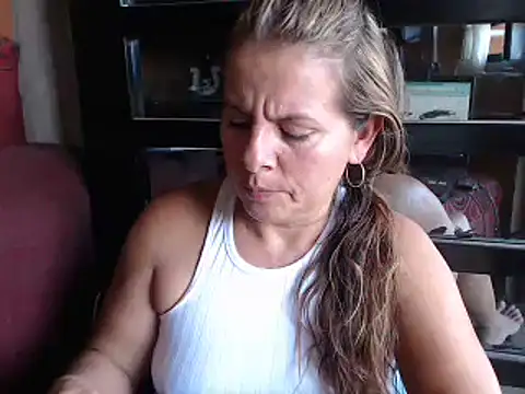 Snapshot of DevoraAmateur chatting on January 22, 7:34 pm DevoraAmateur online show from January 22, 7:34 pm