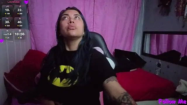 nathalie zanettii online show from April 2, 11:55 pm