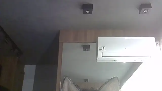 Skinny-Kitten online show from November 8, 1:47 pm