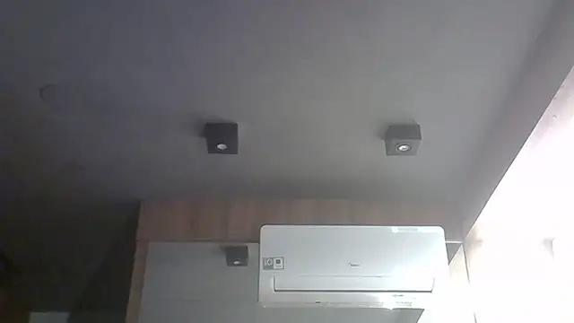 Skinny-Kitten online show from November 20, 2:01 am