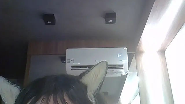 Skinny-Kitten online show from March 29, 4:30 pm