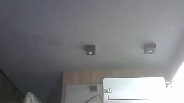 Skinny-Kitten online show from December 3, 6:03 am