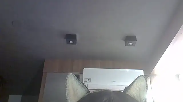 Skinny-Kitten online show from May 18, 1:06 am