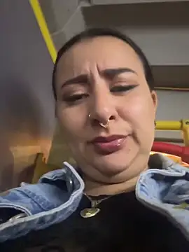Snapshot of Abril_Luv chatting on May 9, 1:31 am Abril Luv online show from May 9, 1:31 am