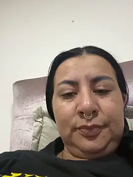 Snapshot of Abril_Luv chatting on June 8, 1:22 am Abril Luv online show from June 8, 1:22 am