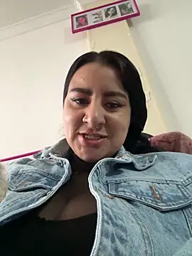 Abril Luv online show from March 7, 11:49 am