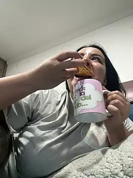 Abril Luv online show from July 1, 1:06 am