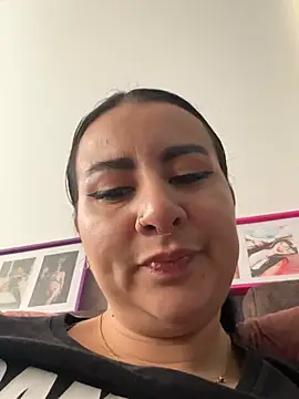 Abril Luv online show from March 20, 1:34 pm