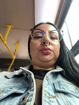 Abril Luv online show from June 23, 12:36 pm