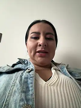 Abril Luv online show from June 27, 11:16 am
