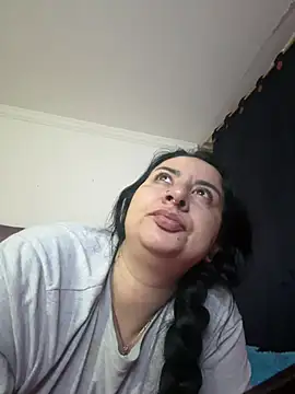 Abril Luv online show from July 20, 12:40 am