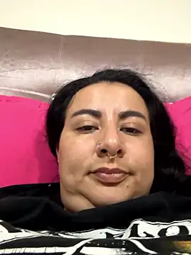 Abril Luv online show from January 6, 12:03 am