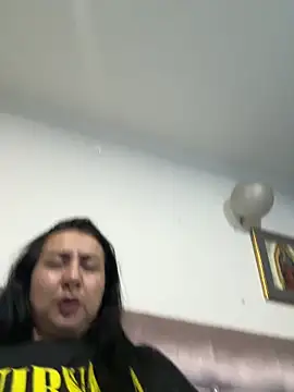 Abril Luv online show from April 15, 1:11 am