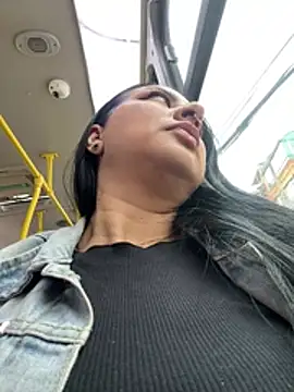 Snapshot of Abril_Luv chatting on June 4, 12:10 pm Abril Luv online show from June 4, 12:10 pm