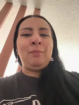 Abril Luv online show from November 7, 1:48 pm