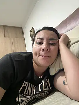 Abril Luv online show from April 7, 2:35 am