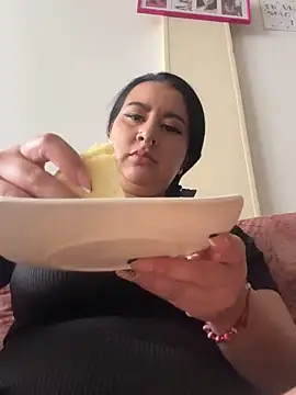 Abril Luv online show from June 12, 12:47 pm