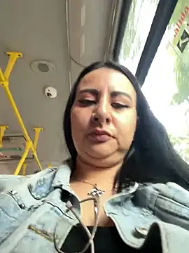 Abril Luv online show from April 21, 12:23 pm