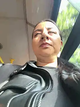Snapshot of Abril_Luv chatting on May 12, 12:11 pm Abril Luv online show from May 12, 12:11 pm