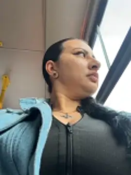 Abril Luv online show from March 5, 12:13 pm