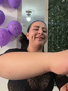 Snapshot of Abril_Luv chatting on May 8, 1:26 pm Abril Luv online show from May 8, 1:26 pm