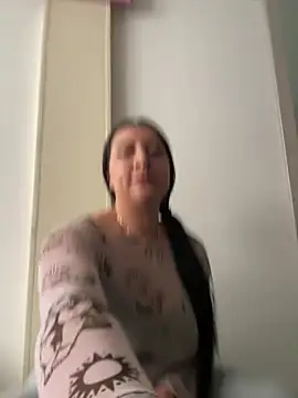 Snapshot of Abril_Luv chatting on May 5, 1:14 pm Abril Luv online show from May 5, 1:14 pm