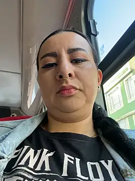 Abril Luv online show from February 9, 12:14 pm