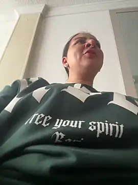 Abril Luv online show from March 3, 1:29 pm