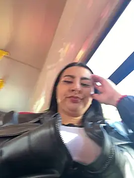 Snapshot of Abril_Luv chatting on April 22, 12:34 pm Abril Luv online show from April 22, 12:34 pm