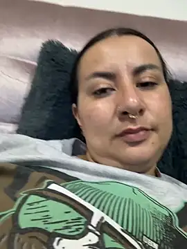 Abril Luv online show from March 3, 1:23 am