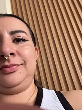 Abril Luv online show from March 24, 1:11 pm