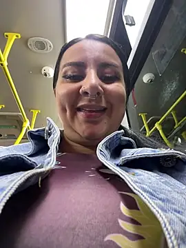 Abril Luv online show from July 8, 1:30 am