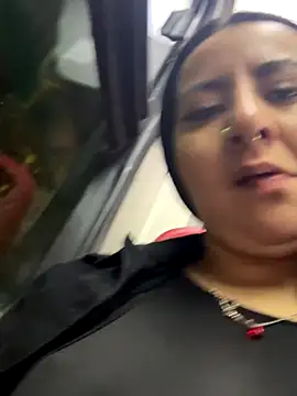 Abril Luv online show from October 22, 1:05 am