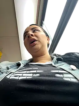 Abril Luv online show from October 23, 12:04 pm