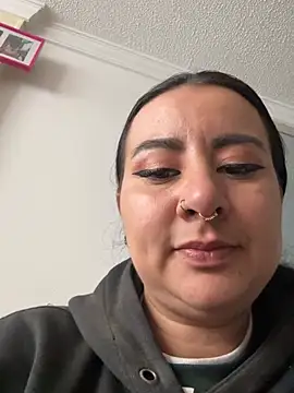 Abril Luv online show from March 25, 1:43 pm