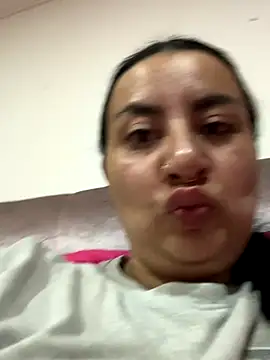 Abril Luv online show from November 4, 2:37 am