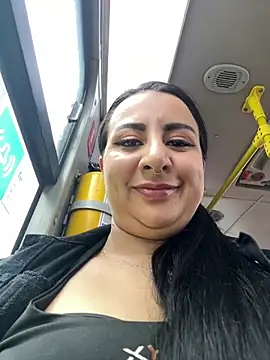Snapshot of Abril_Luv chatting on May 6, 12:09 pm Abril Luv online show from May 6, 12:09 pm