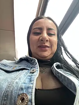 Abril Luv online show from April 17, 12:08 pm