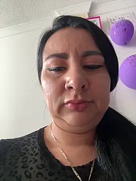 Snapshot of Abril_Luv chatting on May 13, 1:18 pm Abril Luv online show from May 13, 1:18 pm