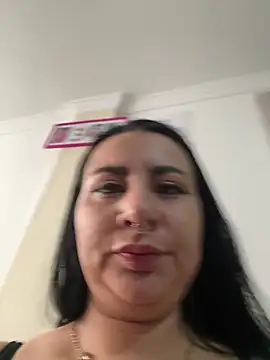 Snapshot of Abril_Luv chatting on May 22, 1:09 pm Abril Luv online show from May 22, 1:09 pm