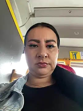 Abril Luv online show from March 11, 12:21 pm