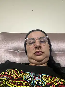 Abril Luv online show from March 30, 1:29 am