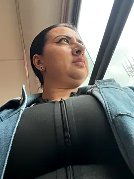 Abril Luv online show from November 28, 3:23 pm