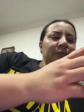 Abril Luv online show from November 11, 1:11 am