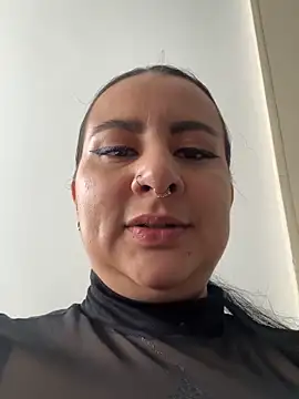 Abril Luv online show from February 17, 1:19 pm