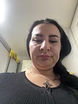 Abril Luv online show from February 28, 1:05 am