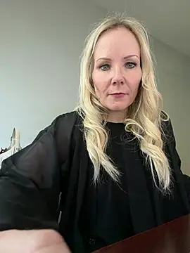 Snapshot of Sexual_Lovable_Doll chatting on June 16, 8:09 pm Sexual Lovable Doll online show from June 16, 8:09 pm