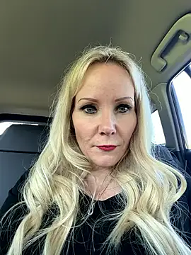 Sexual Lovable Doll online show from April 6, 9:27 pm